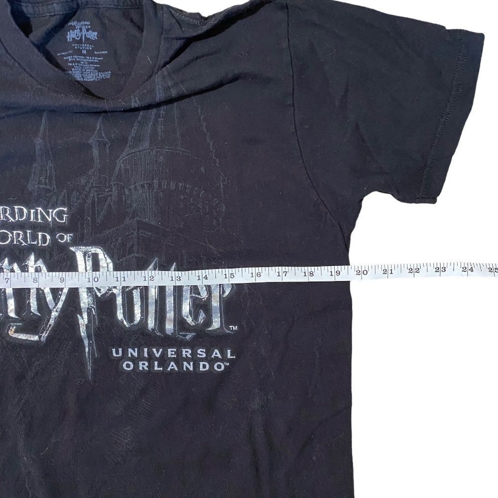 Wizarding World of Harry Potter black Tshirt - Picture 4 of 4